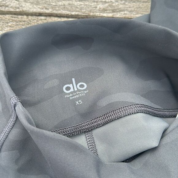 Alo Yoga Vapor Camouflage High Waist Biker Shorts In Black‎ Size XS NWT - Picture 7 of 8